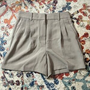 Aritzia The Effortless Tan Short Size 6